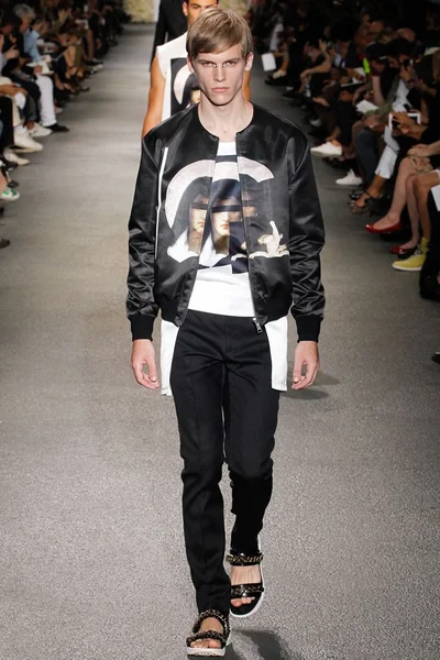 Look 5